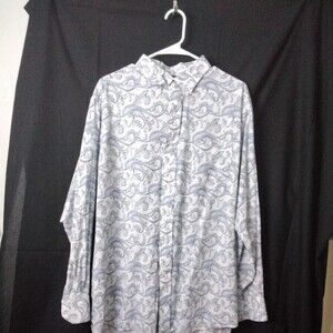 Blue paisley button-up shirt in XL #paisley #buttonup